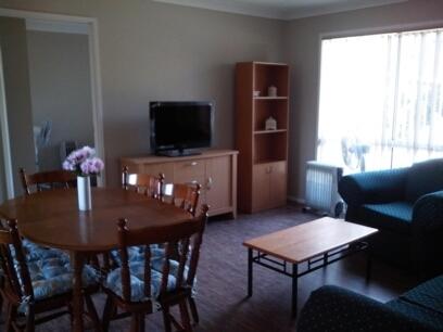 Grey Pebbles - Port Augusta Accommodation 1