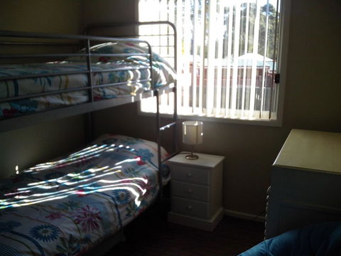 Grey Pebbles - Port Augusta Accommodation 3