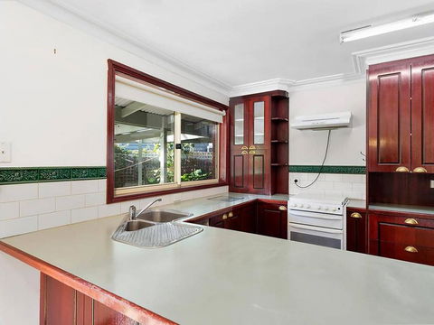 GUMS & ROSES - Family Home In The Heart Of Town. - Port Augusta Accommodation 3