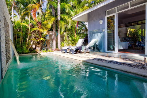 Hanalei Beach House Port Douglas - Port Augusta Accommodation 0