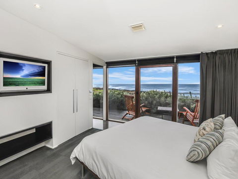 HEARN'S BEACHSIDE VILLA 1 - Port Augusta Accommodation 3