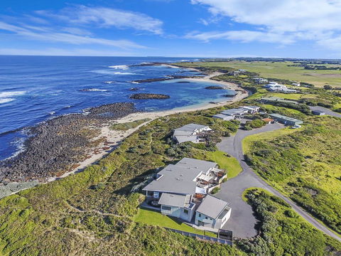 HEARN'S BEACHSIDE VILLA 3 - Port Augusta Accommodation 1
