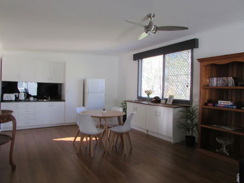 HEATHCOTE SHIRAZ COUNTRY STAYS - Port Augusta Accommodation 1