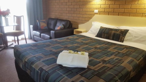 Hepburn Springs Motor Inn - Port Augusta Accommodation 3