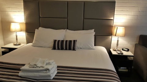 Hibiscus Lakeside Motel - Port Augusta Accommodation 3