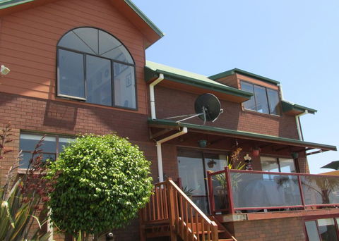 High On Penguin - Port Augusta Accommodation 3