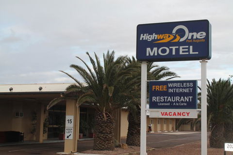 Highway One Motel - Port Augusta Accommodation 3