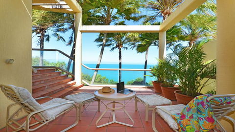 Hill #8 Penthouse - Port Douglas - Port Augusta Accommodation 3