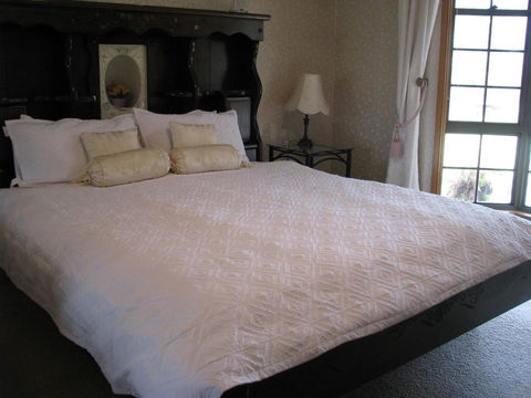 Hill Top Country Guest House - Port Augusta Accommodation 0