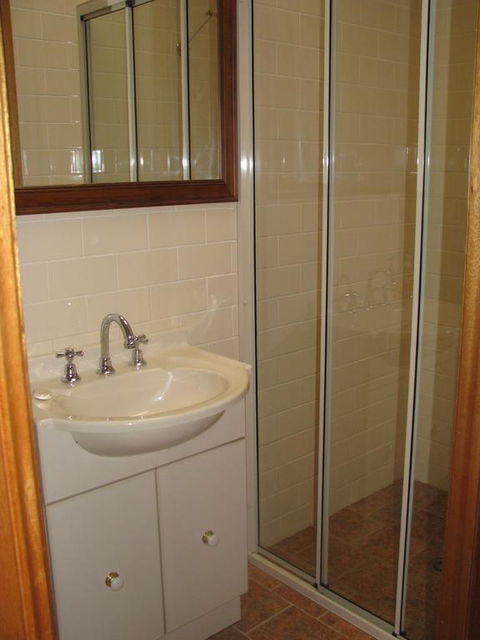 Hill Top Country Guest House - Port Augusta Accommodation 2