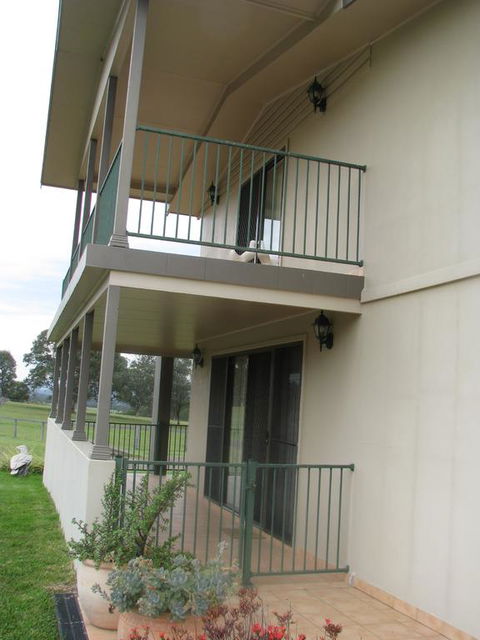 Hill Top Villas - Port Augusta Accommodation 3