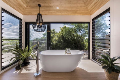 Hilltop Hideaway Luxury Style - Port Augusta Accommodation 0