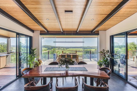 Hilltop Hideaway Luxury Style - Port Augusta Accommodation 1
