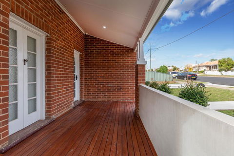 Home Away From Home - Port Augusta Accommodation 1