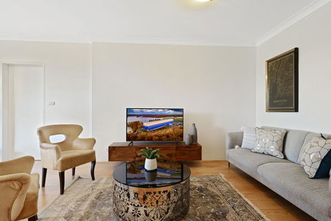 HomeHotel-Ultra Convenient Luxury Apartment Close To Train, Shops, CBD - Port Augusta Accommodation 0