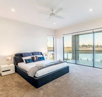 HomePlus - Luxury Living in Sanctuary Cove - Port Augusta Accommodation