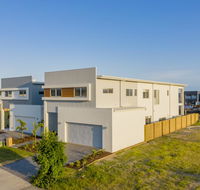 HomePlus -Fabulous Waterfront Dream Holiday House - Port Augusta Accommodation