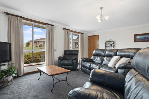 Josie Villa - Beautiful West Burnie: Long Or Short Term - Port Augusta Accommodation 2