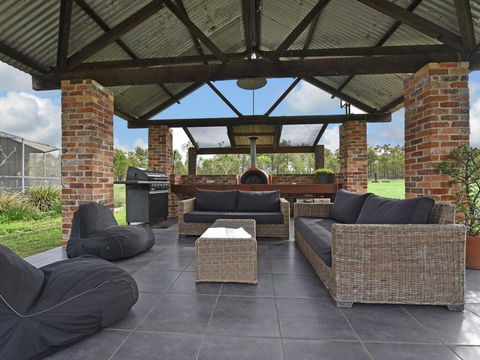 Kelman Cottage - Tucked Away With Pool + Native Wildlife - Port Augusta Accommodation 0