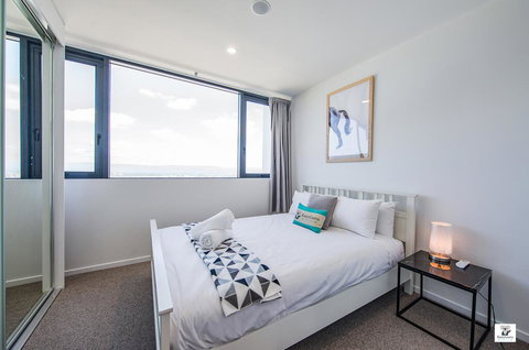 KOZYGURU BROADBEACH AMAZING VIEW 2 BED APT + FREE PARKING WALK TO BEACH QBR004 - Port Augusta Accommodation 1
