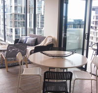 KOZYGURU SOUTH BRISBANE CITY VIEW 2 BED APT FREE PARKING QSB027-708 - Port Augusta Accommodation