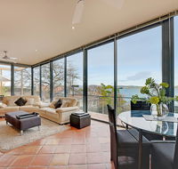 Kylakin - Derwent River Waterfront Views Tennis Court Foxtel - Port Augusta Accommodation