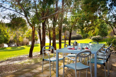 Lake Daylesford Lodge 7 - Port Augusta Accommodation 0