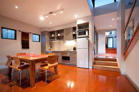 Lake Daylesford Lodge 7 - Port Augusta Accommodation 1