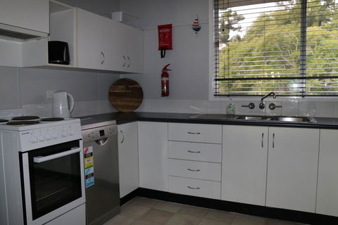 Lakes Edge Cottage - Port Augusta Accommodation 2