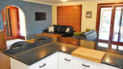 Lees By The Sea At South West Rocks - Port Augusta Accommodation 3