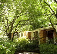 Leura Camellias - Port Augusta Accommodation