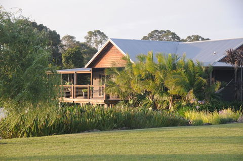 Lilies Luxury Retreats - Port Augusta Accommodation 0