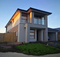 lily family - Port Augusta Accommodation