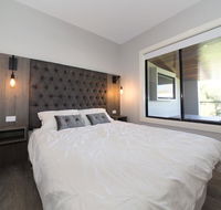 Luxury on Lewis - 6 Lewis Road - Port Augusta Accommodation