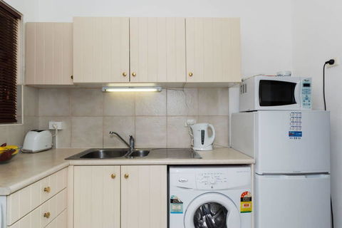 M104 Central Location In Free Transit Zone - Port Augusta Accommodation 3