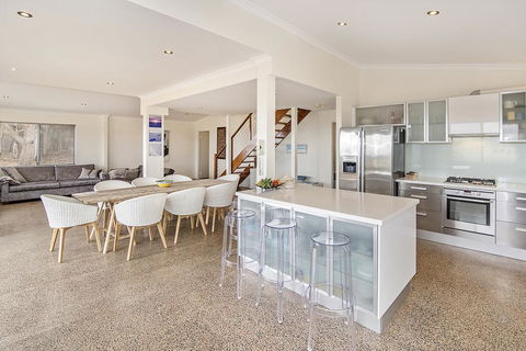Margaret River Farmhouse - Port Augusta Accommodation 2