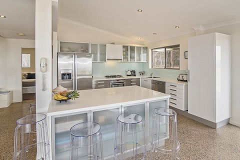 Margaret River Farmhouse - Port Augusta Accommodation 1