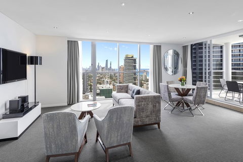 Meriton Suites Broadbeach - Port Augusta Accommodation 1