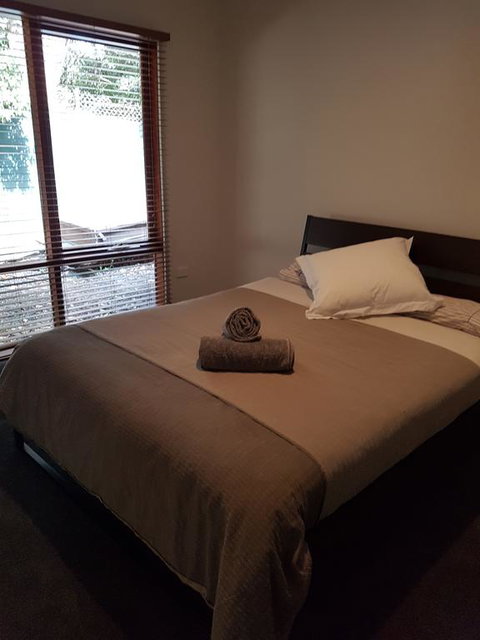 Montrose Barn House - Port Augusta Accommodation 3
