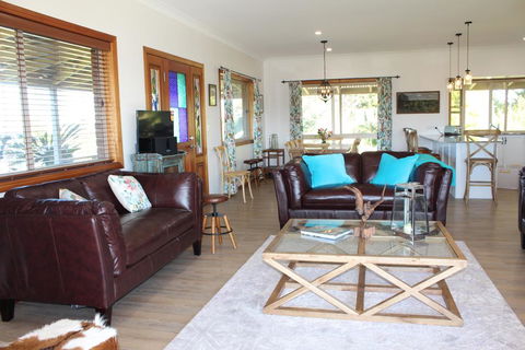 Montville House On The Hill - Port Augusta Accommodation 0