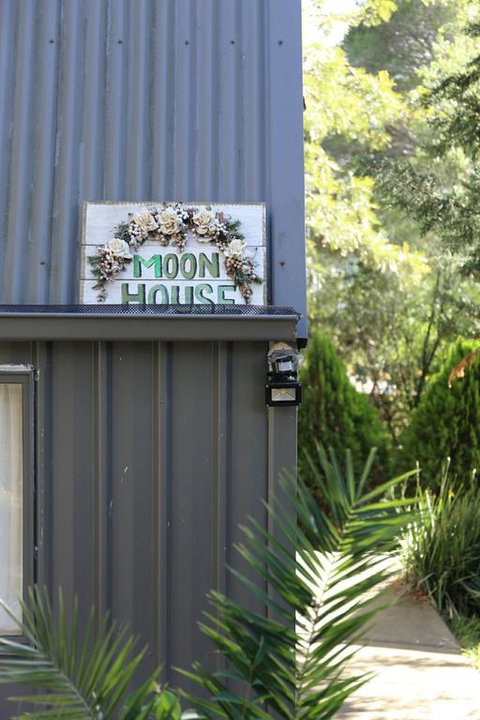 Moon House - Port Augusta Accommodation 3