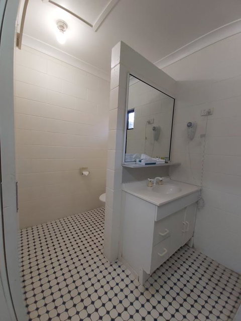Motel Ingham - Port Augusta Accommodation 3