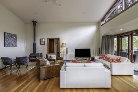 Mountain Home Leura - Perfect Weekend Escape - Port Augusta Accommodation 3