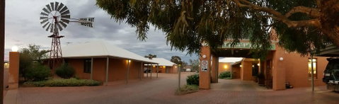 Mud Hut Motel - Port Augusta Accommodation 0