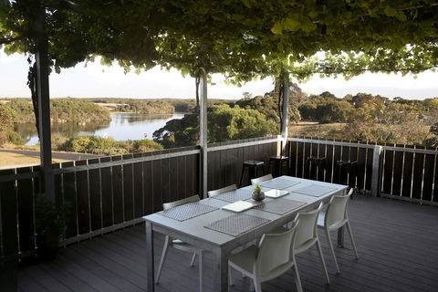 Nelson Victoria Luxury Holiday Accommodation - Port Augusta Accommodation 2