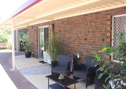 Jacaranda Hideaway Bed & Breakfast - Port Augusta Accommodation 12