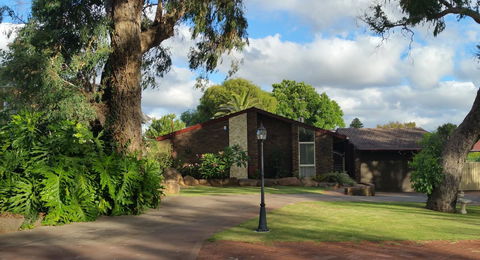 Jacaranda Hideaway Bed & Breakfast - Port Augusta Accommodation 16