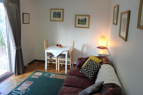 Jacaranda Hideaway Bed & Breakfast - Port Augusta Accommodation 3