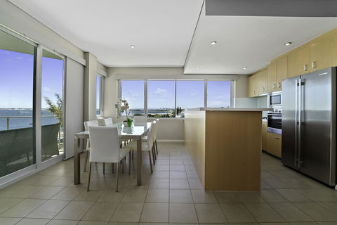 Luxury Suite Bunbury - Port Augusta Accommodation 9