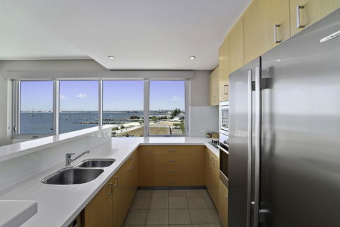 Luxury Suite Bunbury - Port Augusta Accommodation 8